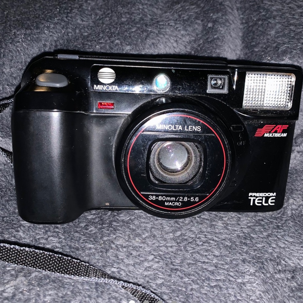 MINOLTA point & shoot 35mm camera